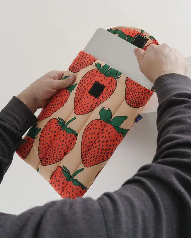 Puffy Laptop Sleeve - Strawberry